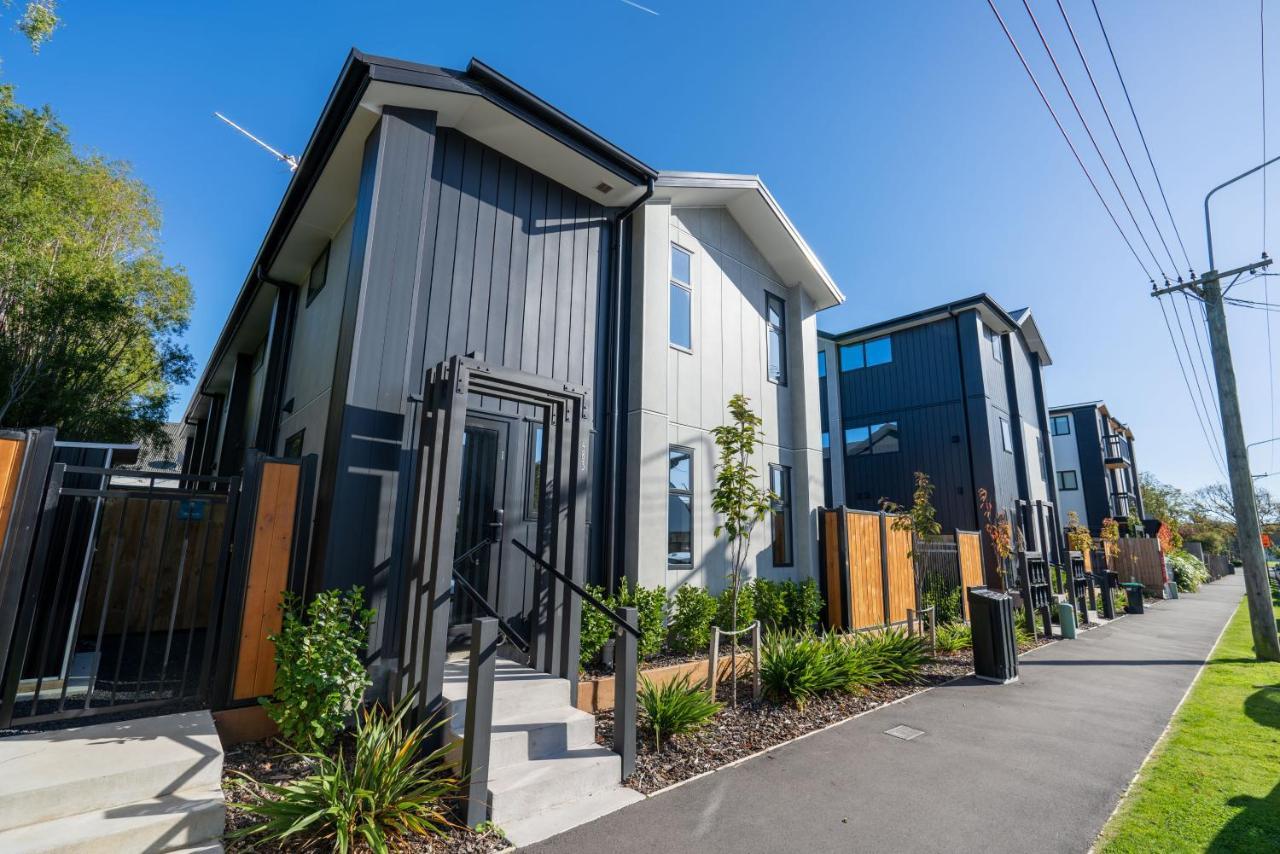 King Bed On Hagley Park Corner In The Cbd Apartment Christchurch Bagian luar foto